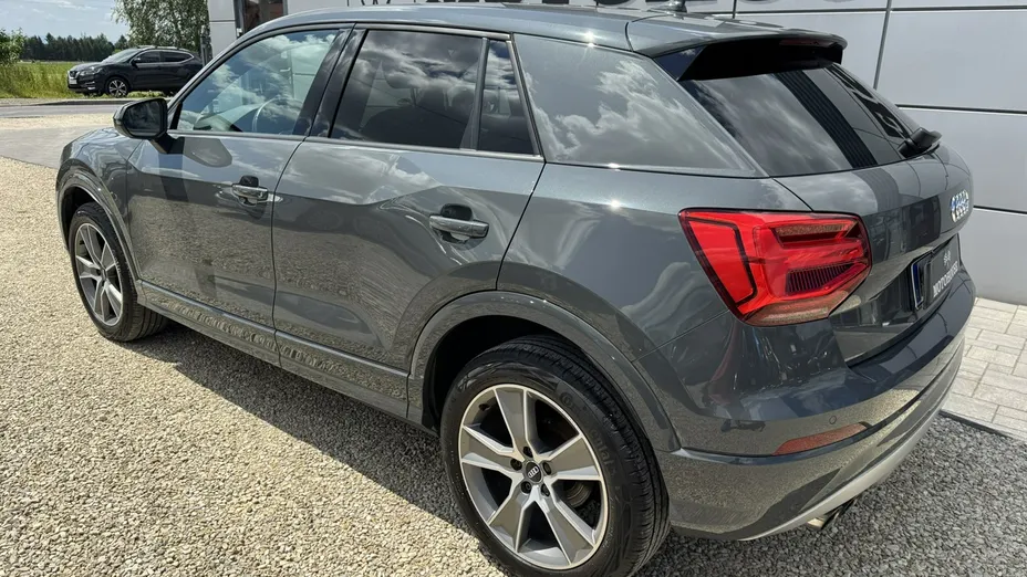 AUDI Q2 -