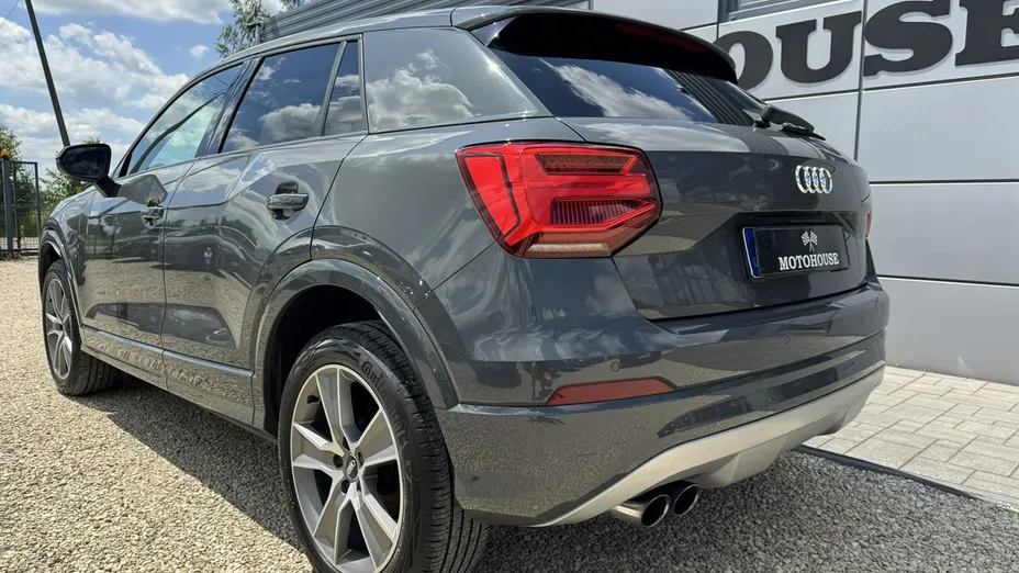 AUDI Q2 -
