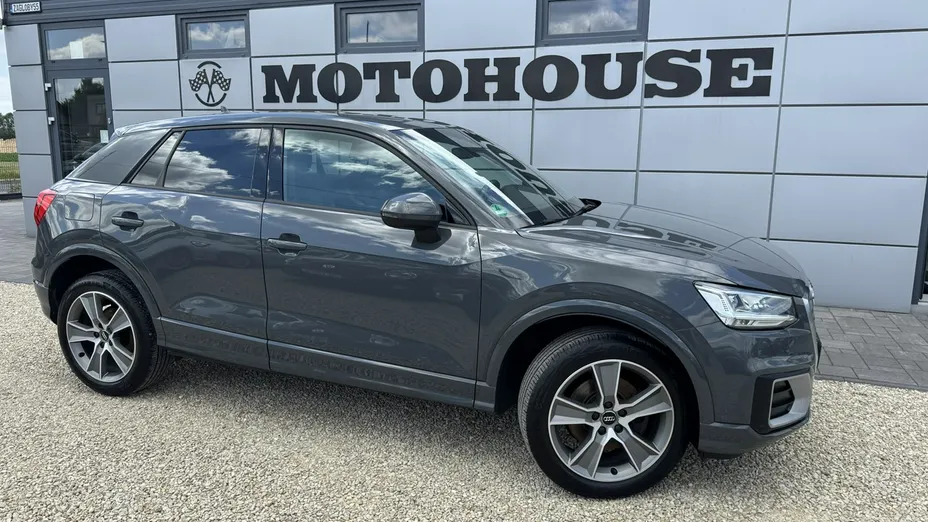 AUDI Q2 -