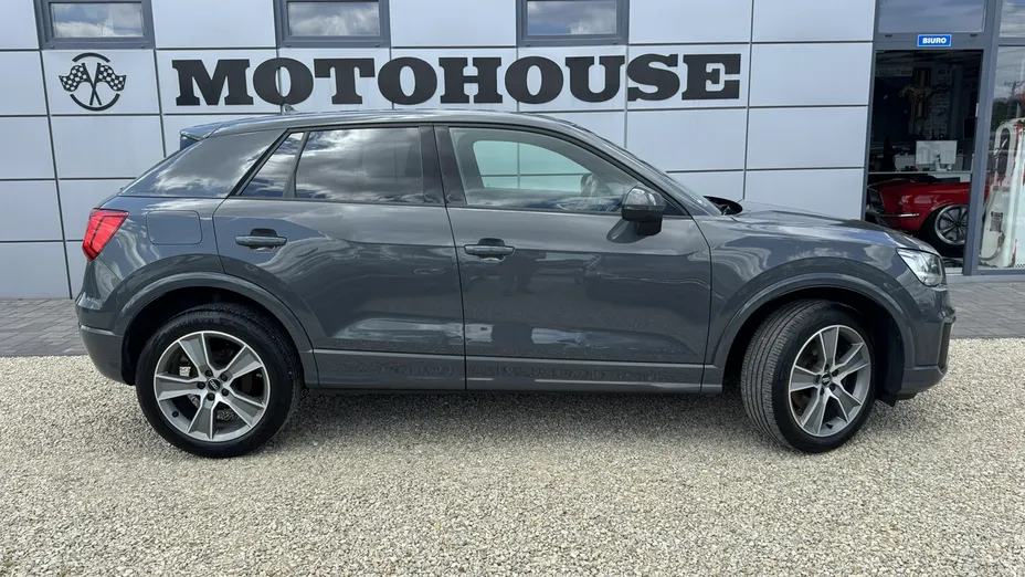 AUDI Q2 -