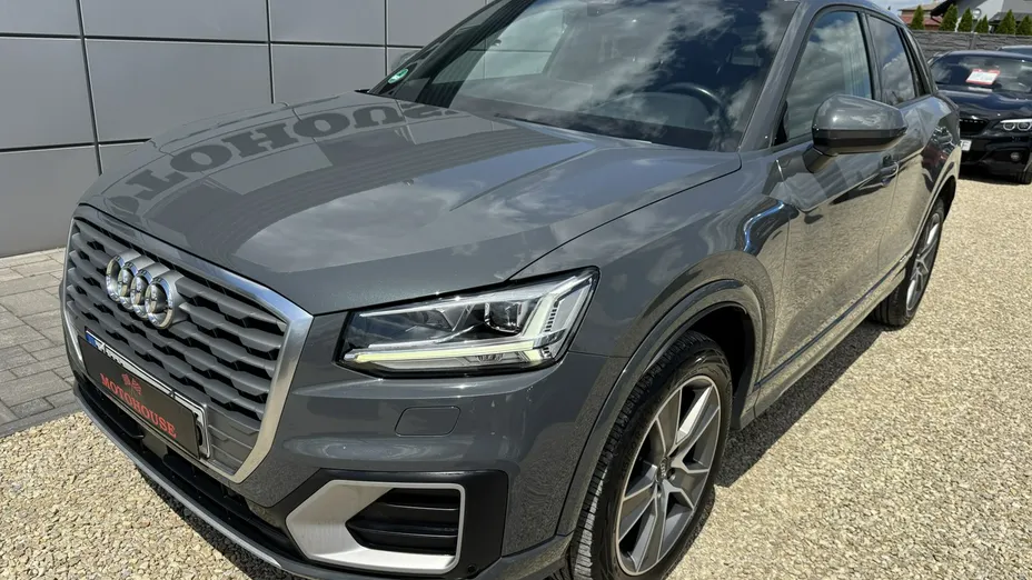 AUDI Q2 -