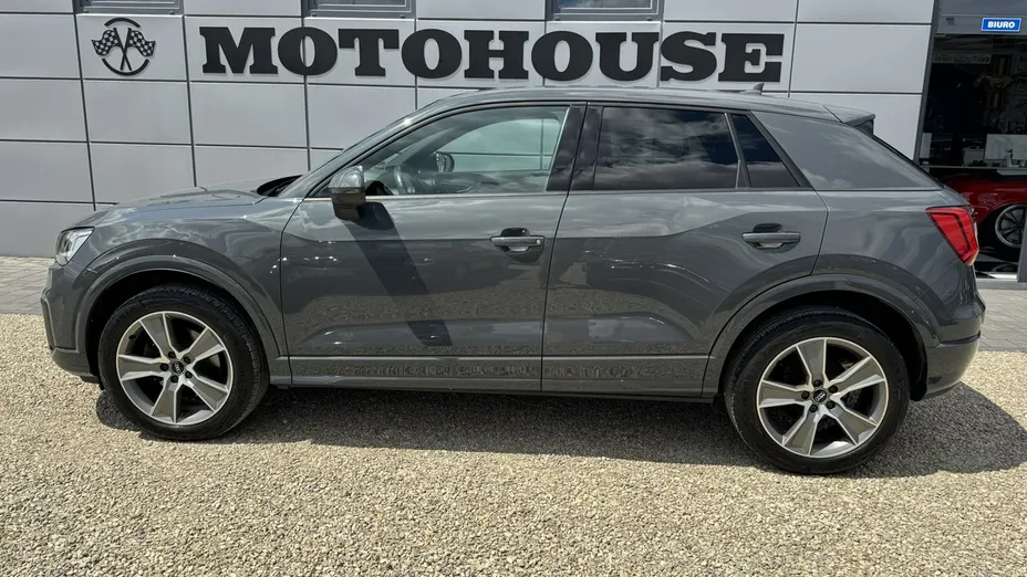 AUDI Q2 -
