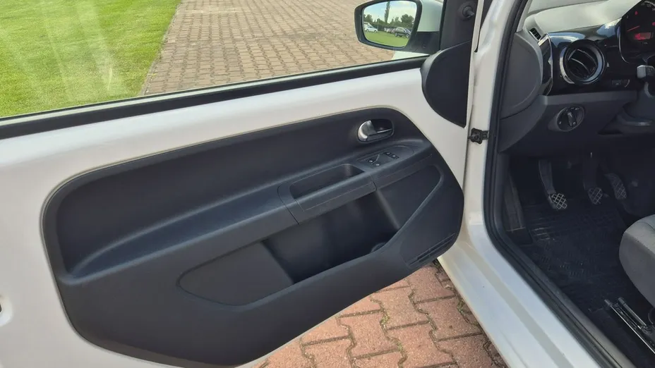 VOLKSWAGEN up! -