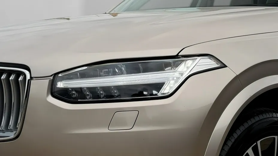 VOLVO XC90 -