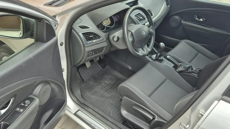 RENAULT Megane -