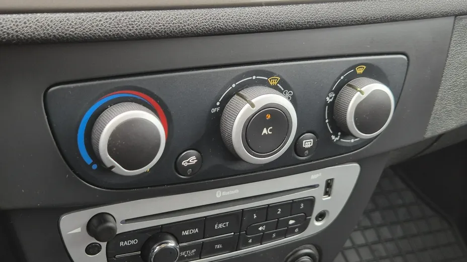 RENAULT Megane -