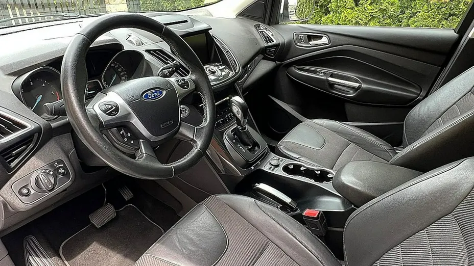 FORD Kuga -