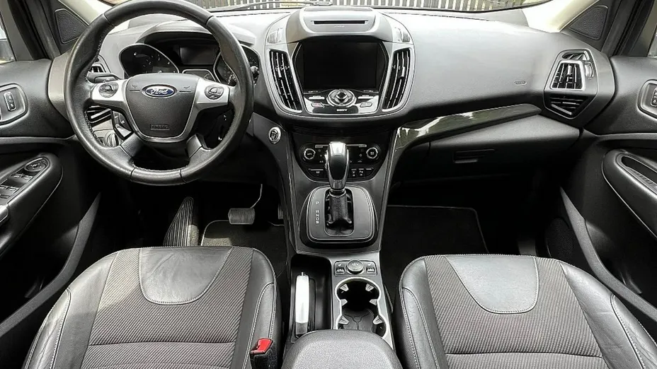 FORD Kuga -