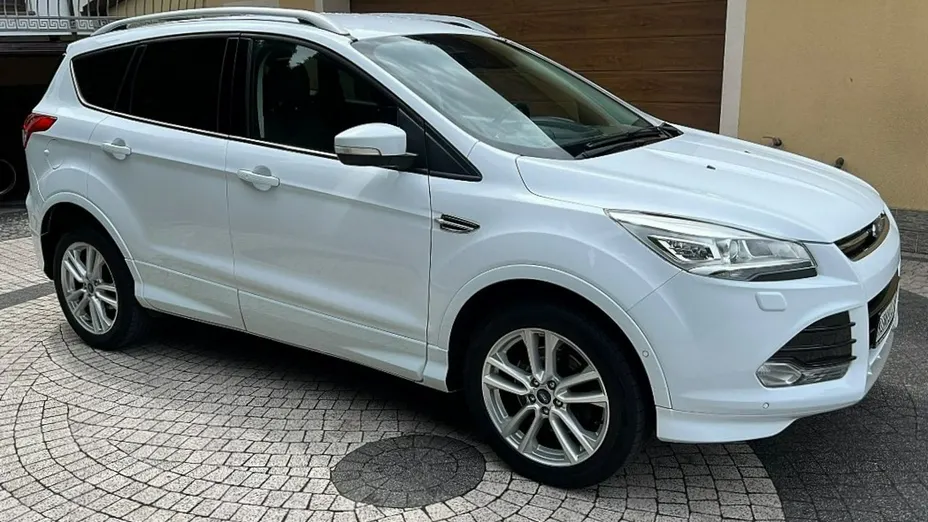 FORD Kuga -