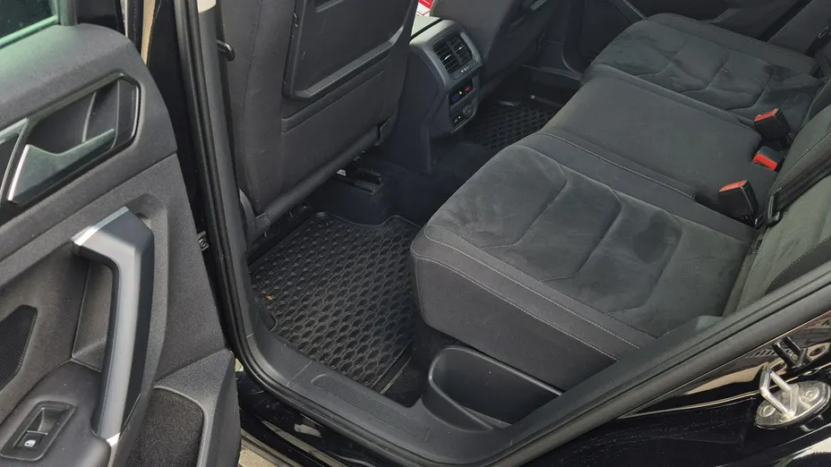 VOLKSWAGEN Tiguan -