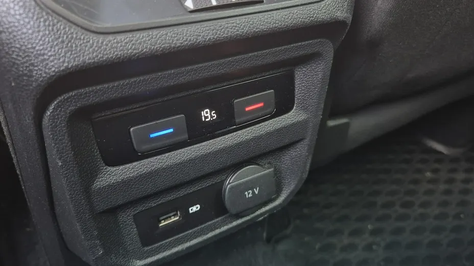 VOLKSWAGEN Tiguan -