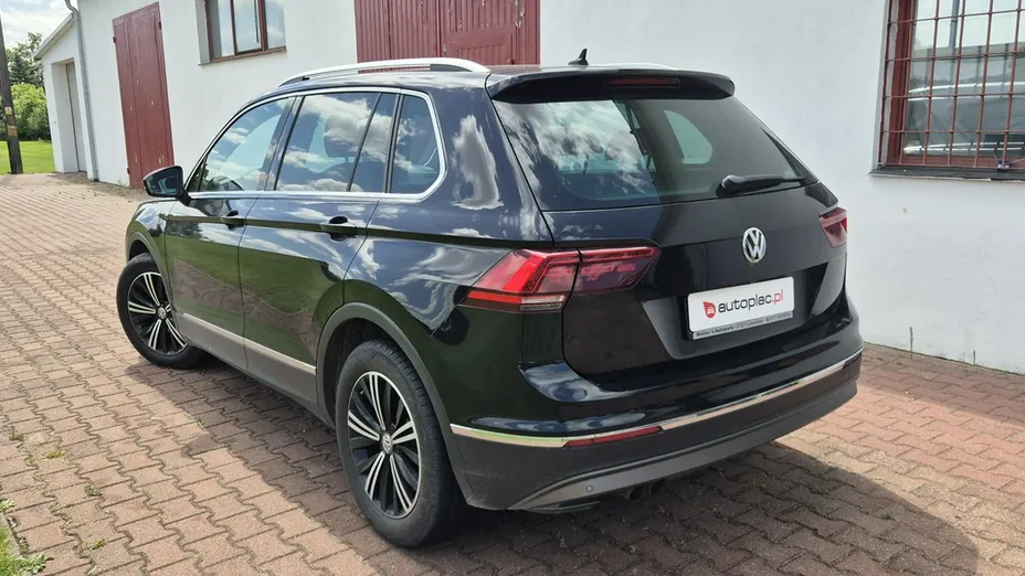VOLKSWAGEN Tiguan -