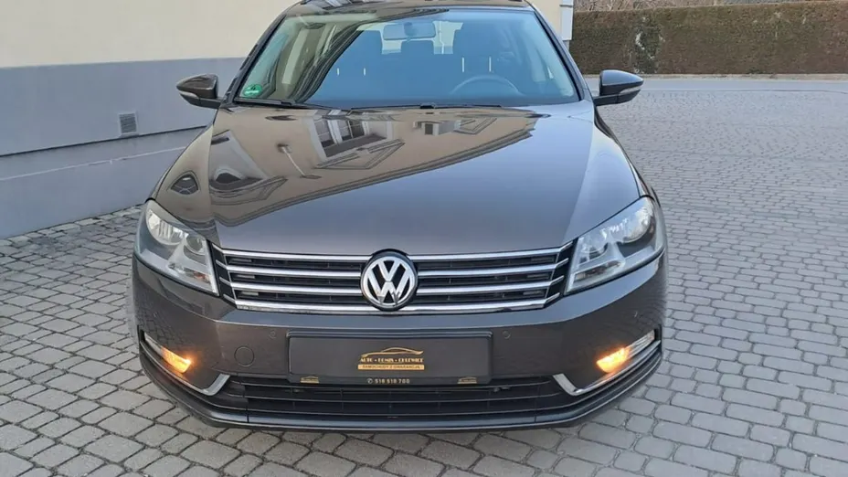VOLKSWAGEN Passat -