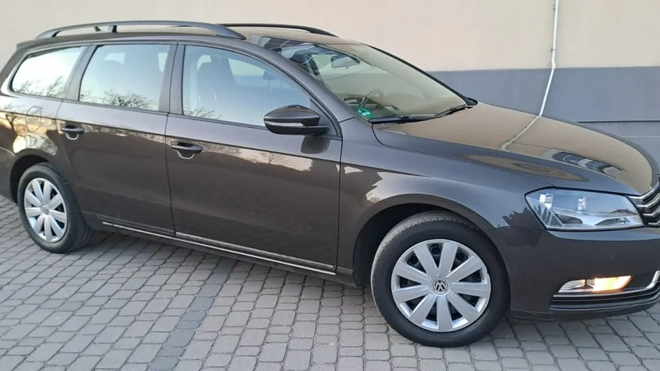 VOLKSWAGEN Passat -
