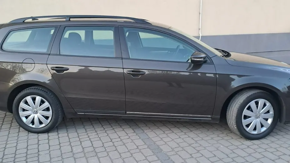 VOLKSWAGEN Passat -