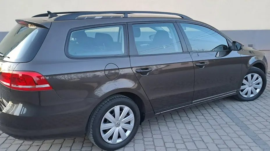 VOLKSWAGEN Passat -