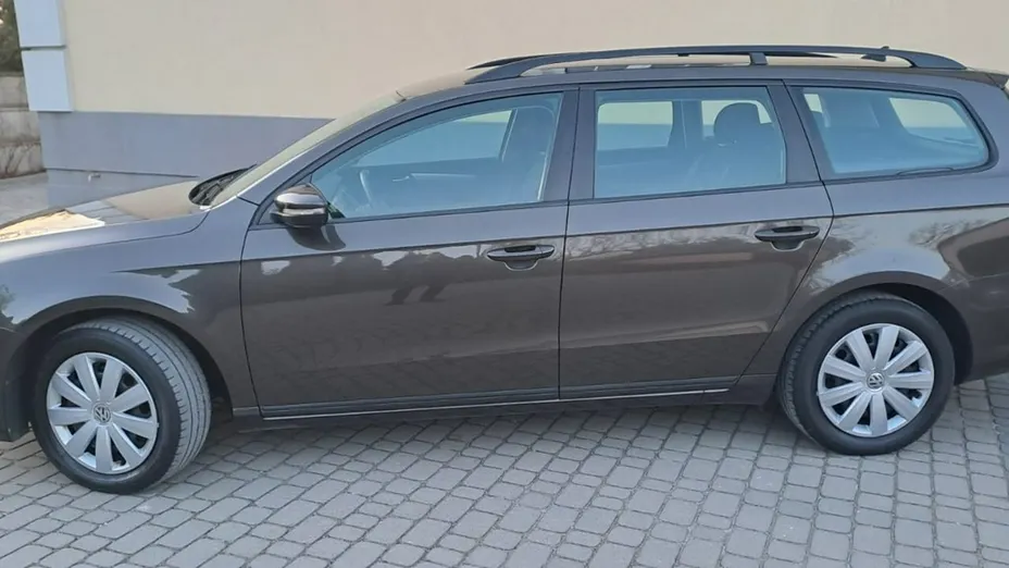 VOLKSWAGEN Passat -