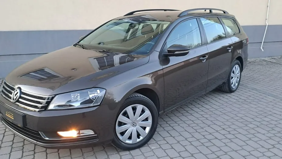VOLKSWAGEN Passat -