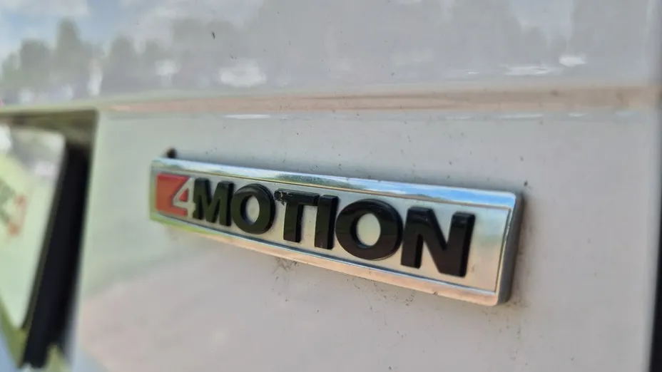 VOLKSWAGEN Golf -