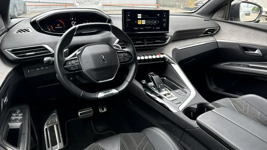 PEUGEOT 5008 -