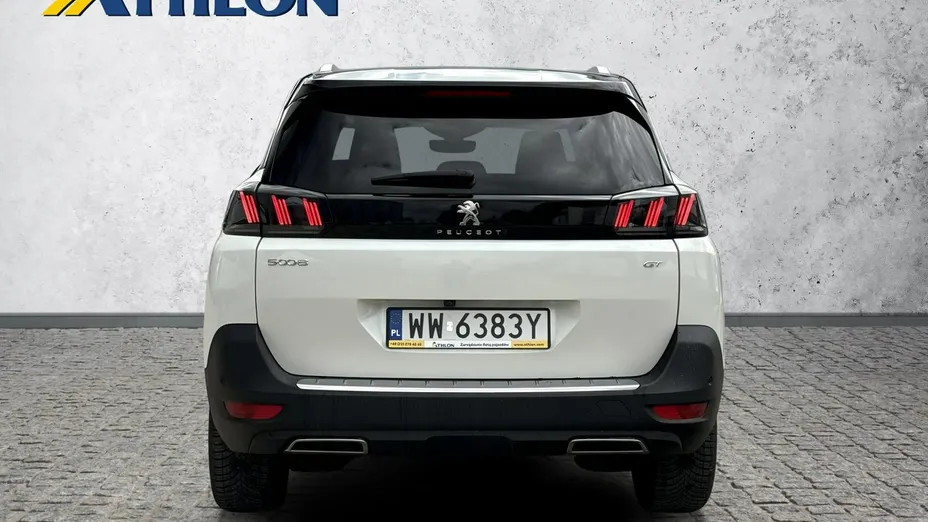 PEUGEOT 5008 -