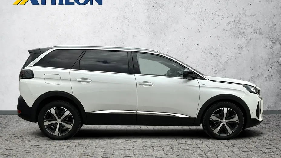PEUGEOT 5008 -