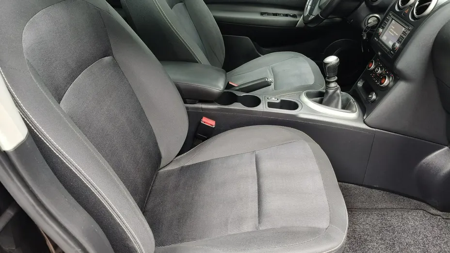 NISSAN Qashqai -