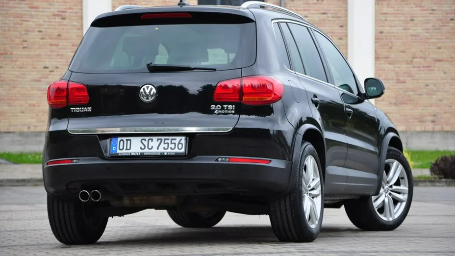VOLKSWAGEN Tiguan -