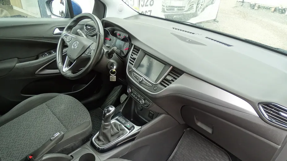 OPEL Crossland X -