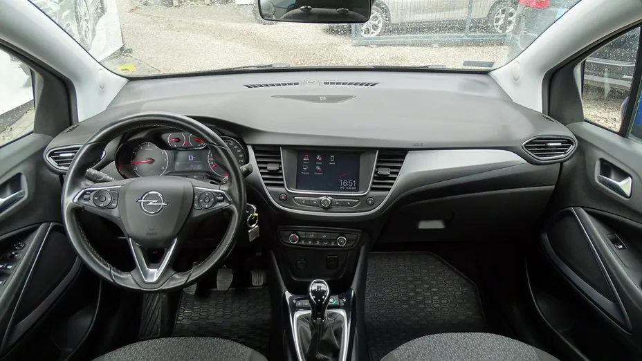 OPEL Crossland X -