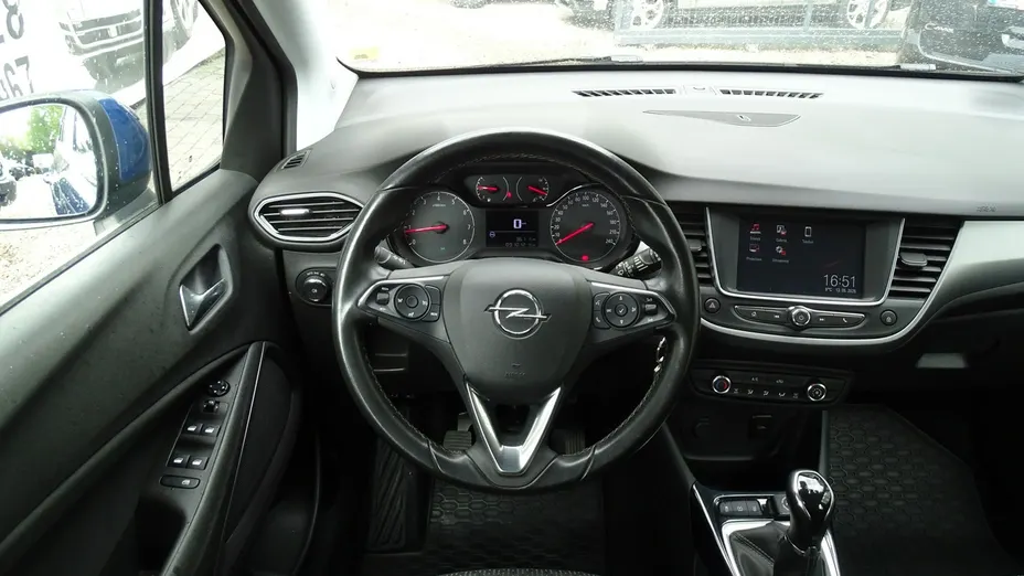 OPEL Crossland X -