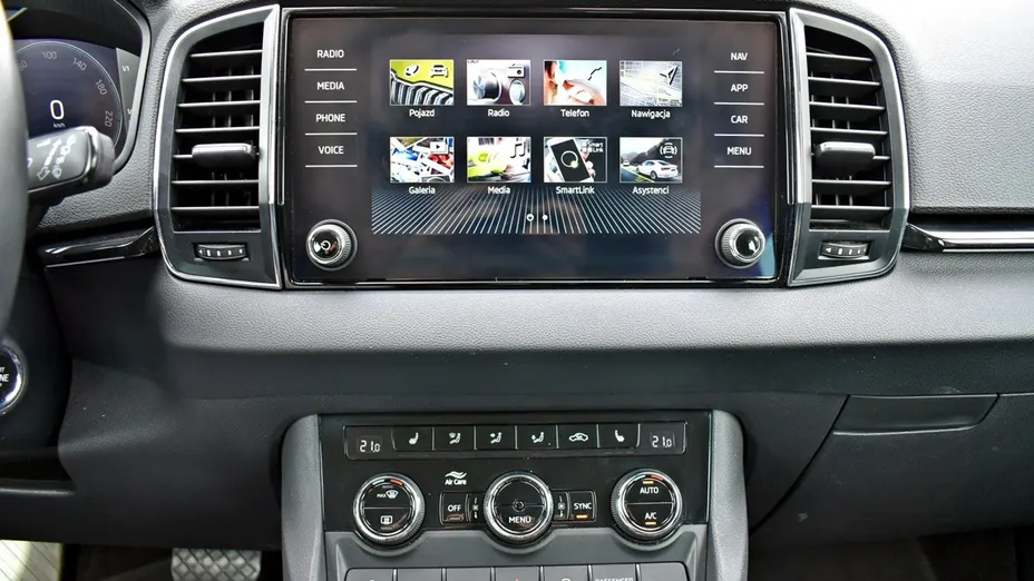 SKODA Karoq -