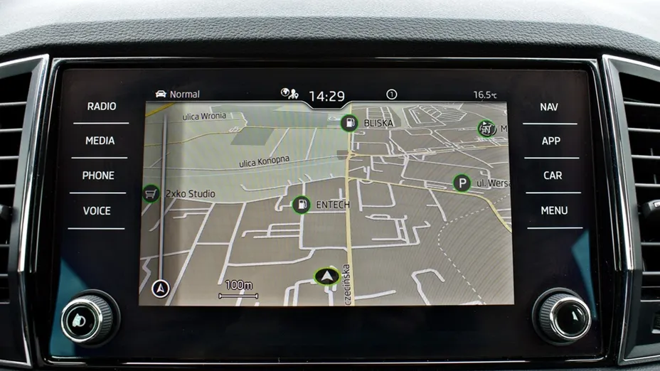 SKODA Karoq -