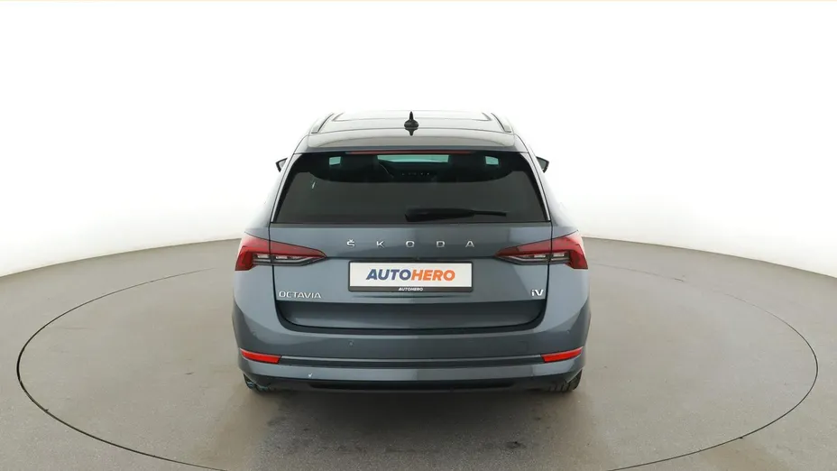 SKODA Octavia -