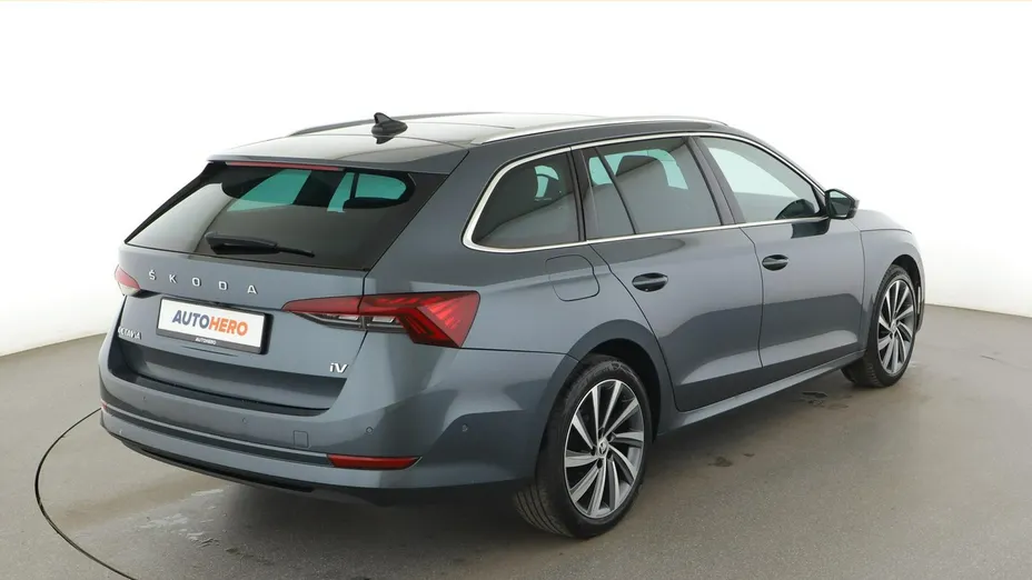 SKODA Octavia -