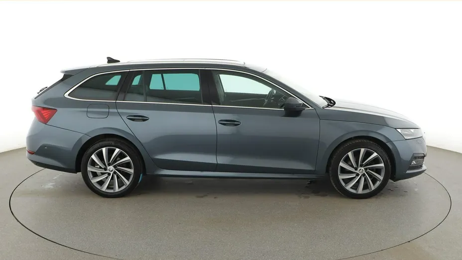 SKODA Octavia -