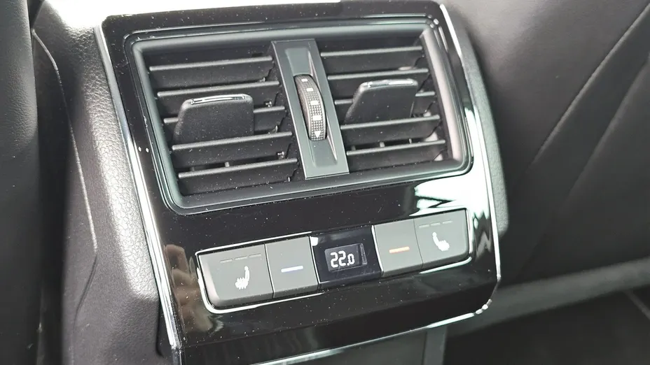 SKODA Superb -