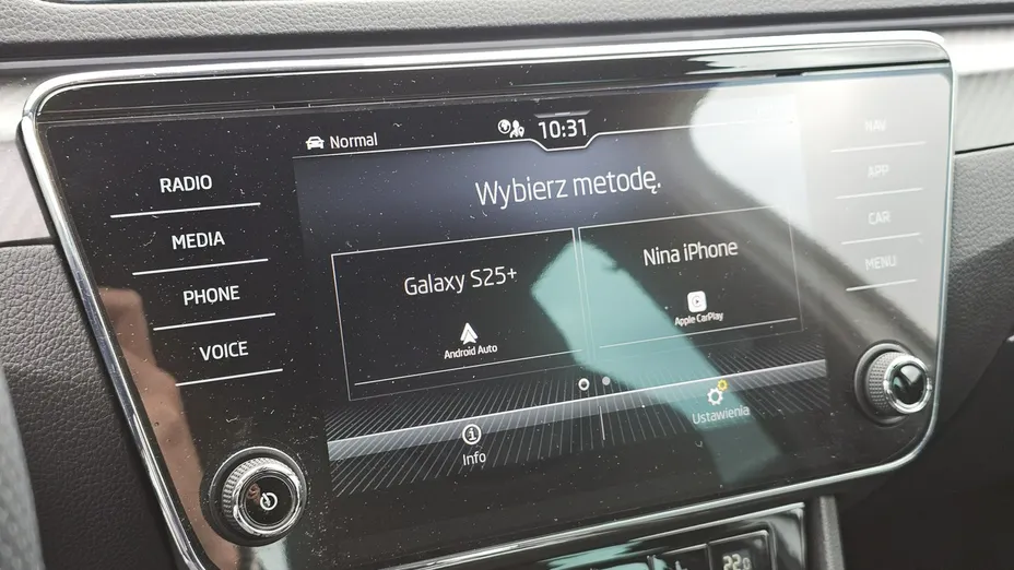 SKODA Superb -