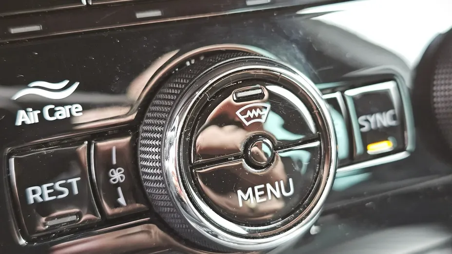 SKODA Superb -