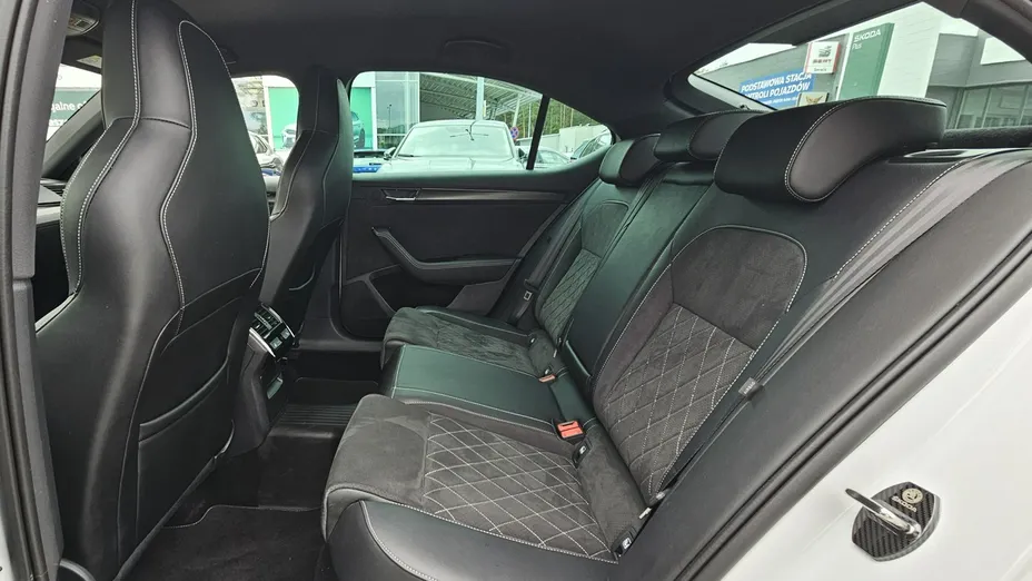 SKODA Superb -