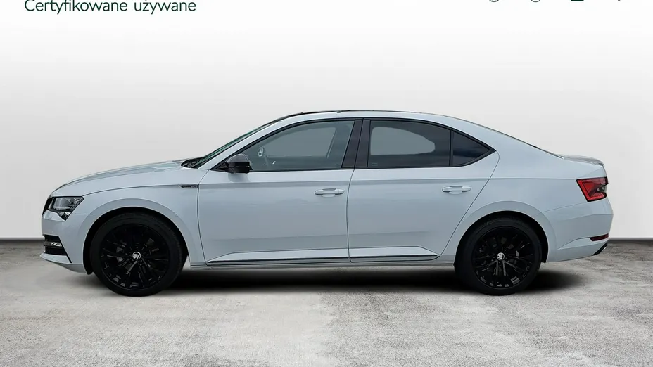 SKODA Superb -