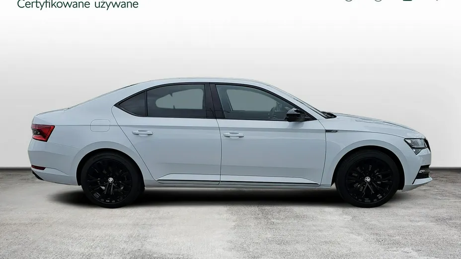 SKODA Superb -