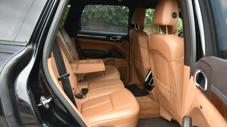 PORSCHE Cayenne -