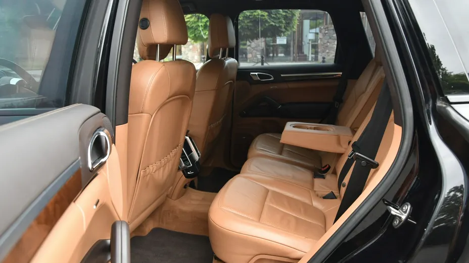 PORSCHE Cayenne -