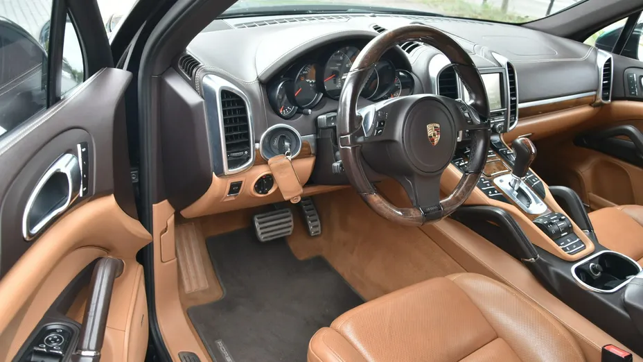 PORSCHE Cayenne -