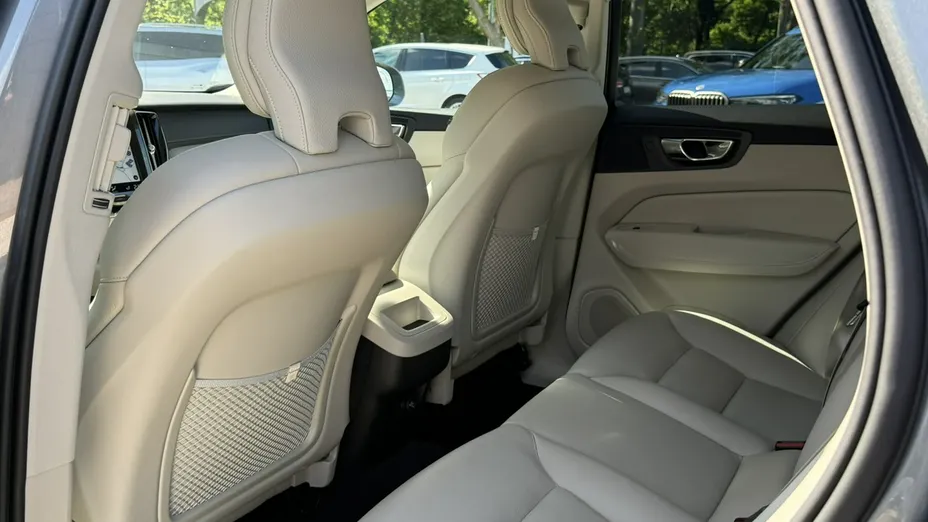 VOLVO XC60 -