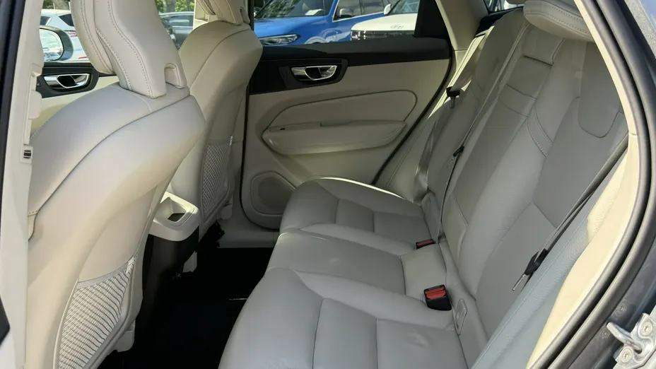 VOLVO XC60 -