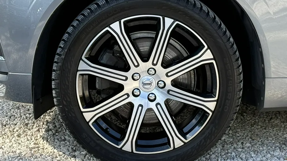 VOLVO XC60 -