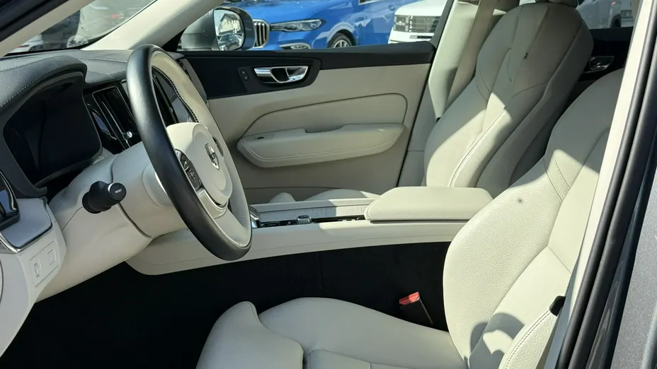 VOLVO XC60 -
