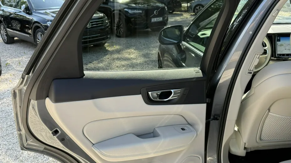 VOLVO XC60 -